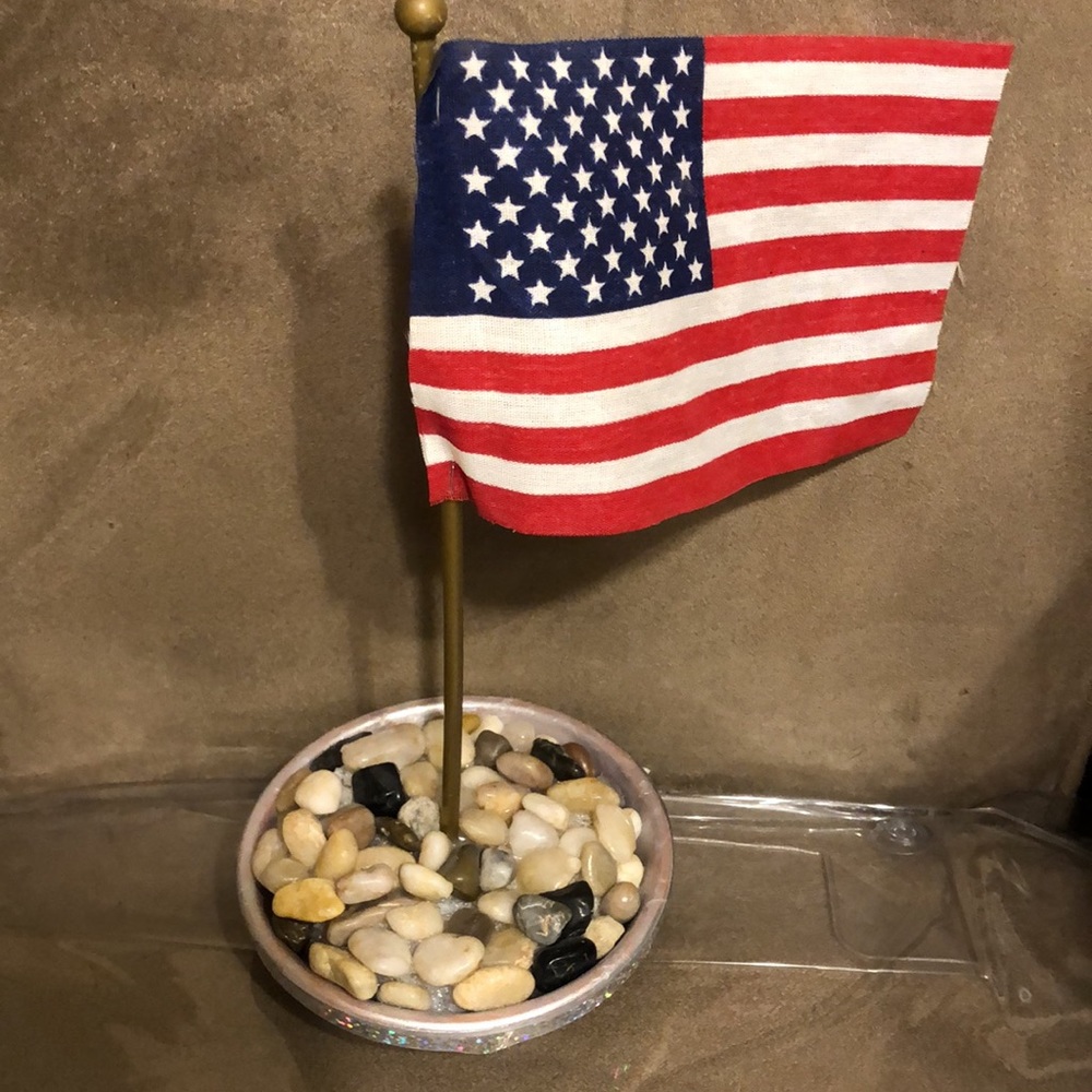 American Flag 🇺🇸 Rock Garden - Picture 2 of 7